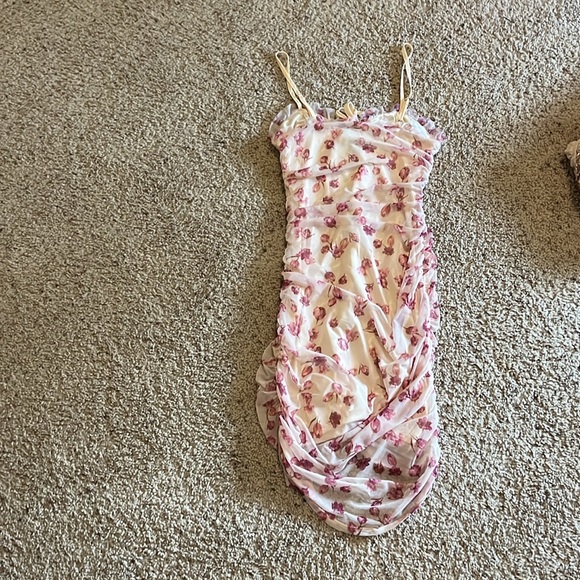 Floral Ruched Dress - Picture 2 of 4